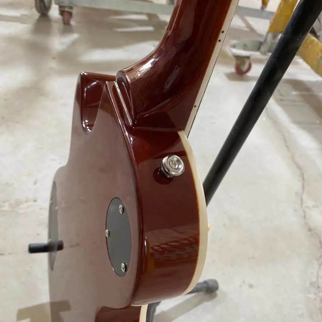 

Standar electric guitar Tiger striped maple veneer Factory direct Free shipping