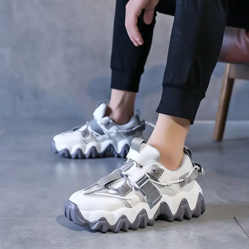 

Spring and autumn 2020 new breathable mesh wild casual sports shoes fashion large size couple models old shoes female X072