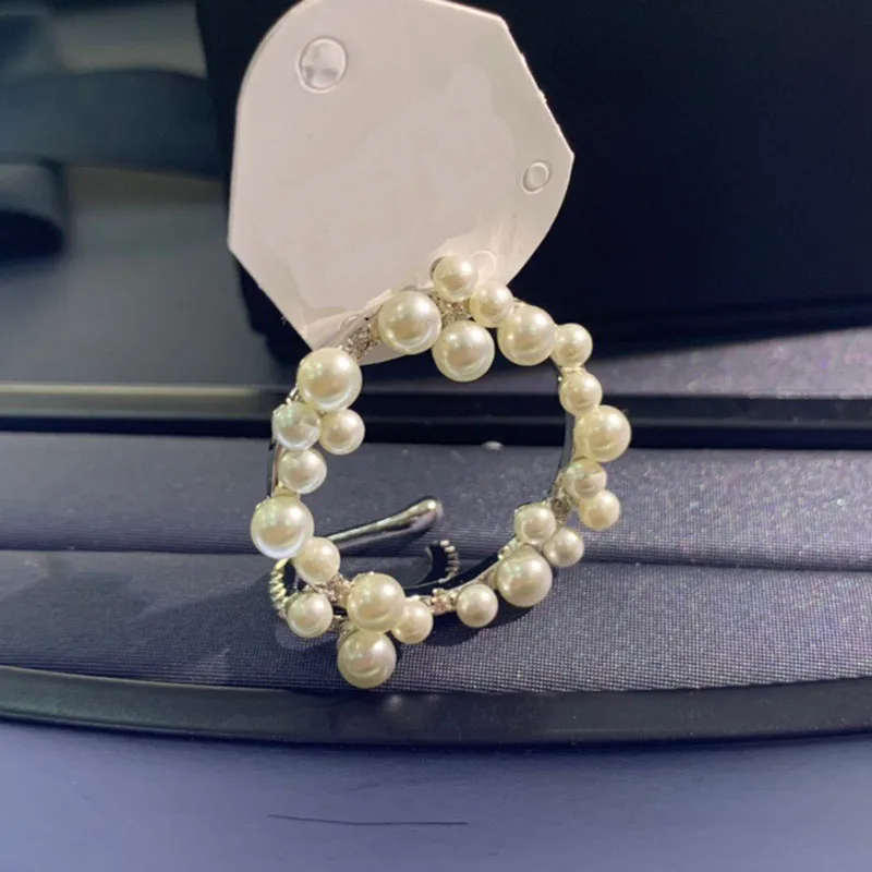 

Brand 1:11pc Silver Color White Pearl Ear Cuff Paved Cubic Zirconia Sliding Clip Earring Women Jewelry New Arrival