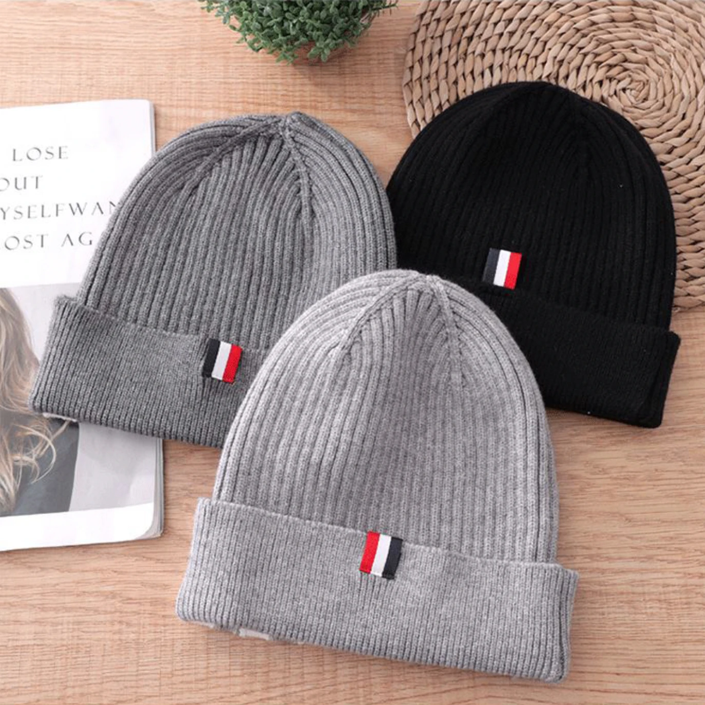 

Women Men Luxury Brand TB Striped Wool Knitted Skullies Unisex Lovers Street Fashion Warm Elastic Beanies 2021 Korean Wholesale