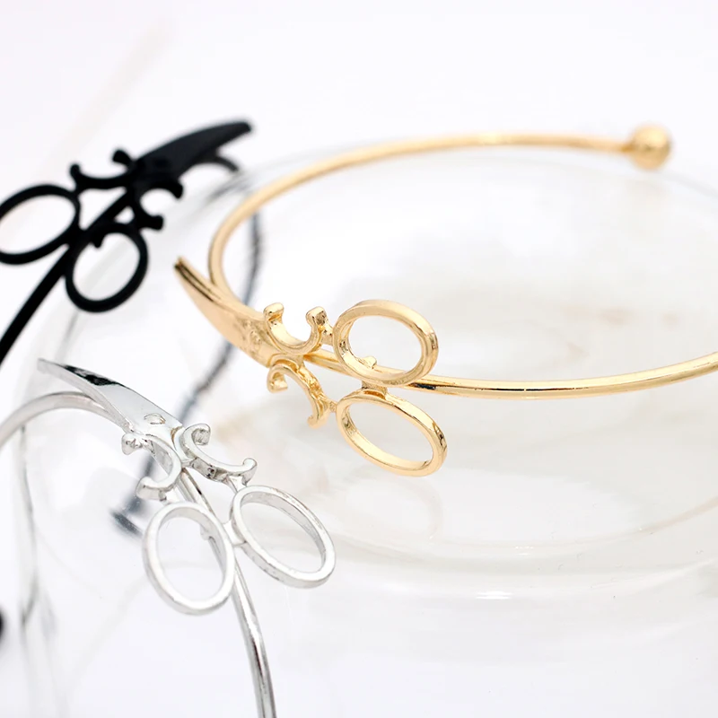 

Fashion Scissors Charm Bracelets For Women Men Simple Gold Black Shears Opening Bangles Hair Stylist Jewelry Pulseira