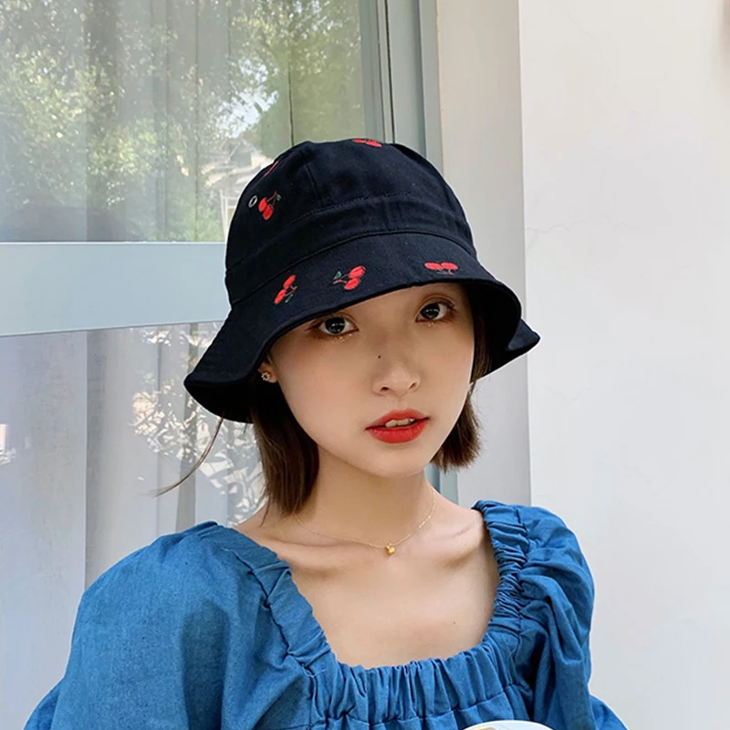 Осенняя шляпа в рыбацком стиле с вишенкой черная Повседневная Кепка Корейском