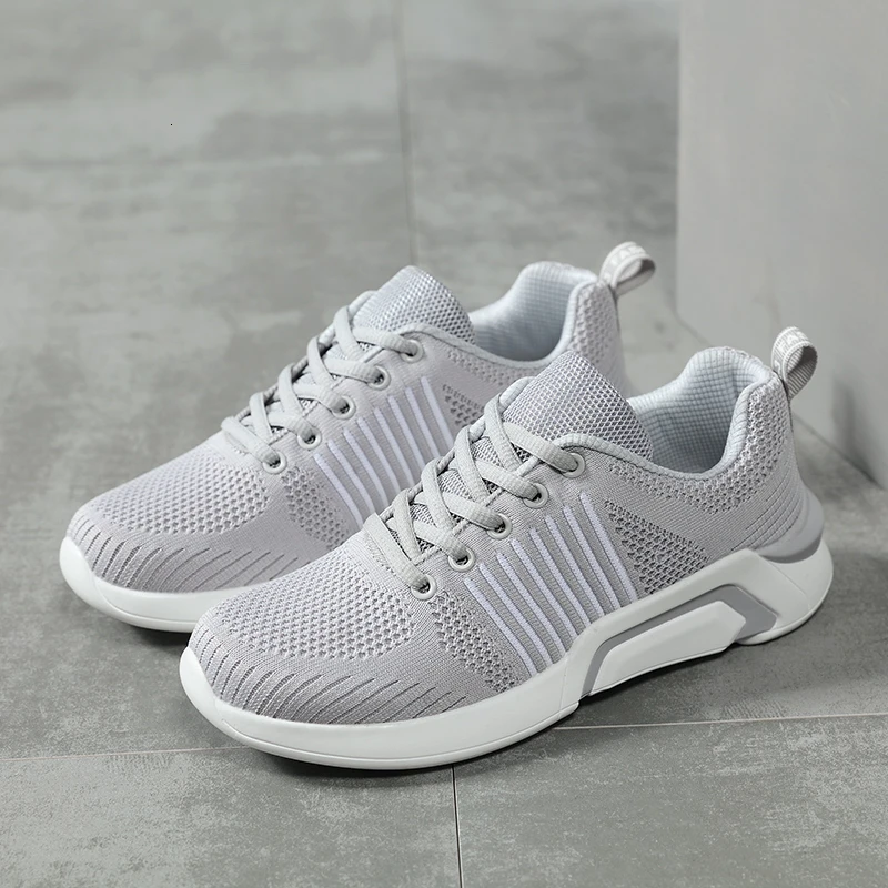 Кроссовки женские спортивные дышащие на шнуровке плоская подошва плетеные для