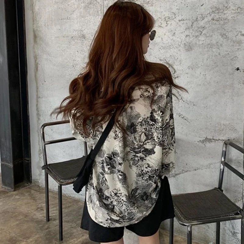 Ladies Retro Printed Shirts Spring And Autumn Korean Loose Casual Abstract Printed Long Sleeve blouses 3 Ladies Retro Printed Shirts Spring And Autumn Korean Loose Casual Abstract Printed Long Sleeve blouses 3