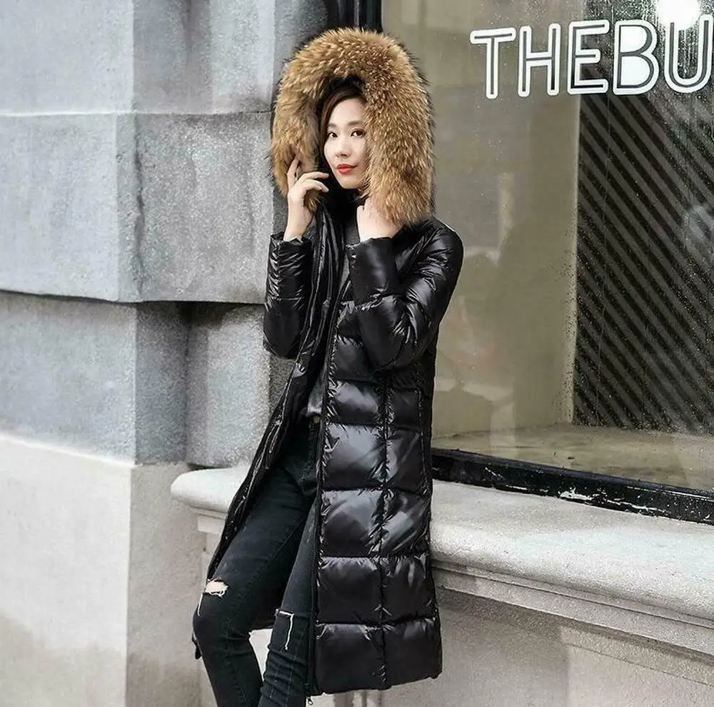 Женский зимний черный теплый длинный пуховик с капюшоном и меховым воротником |