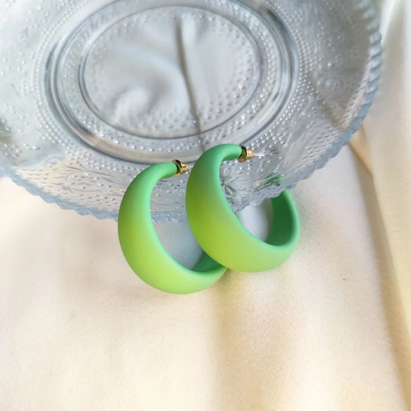 

2021 New Candy Color C-shape Color Ring Earrings Retro Exaggerated Wide Face Earrings Niche Design Hoop Earrings stud