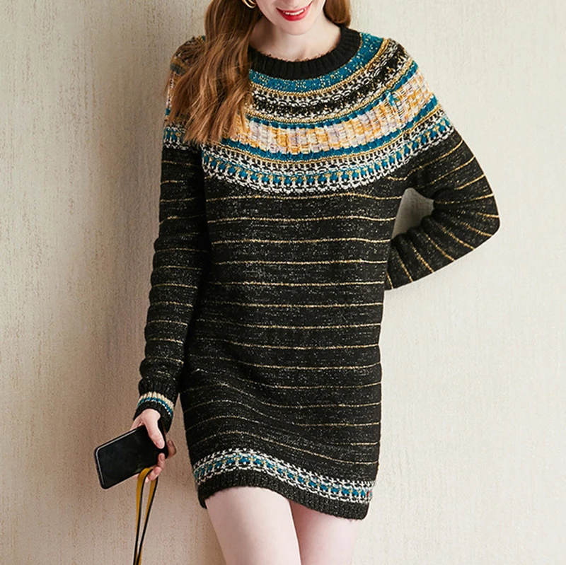 Женское свободное платье свитер подиумное вязаное болотного цвета в полоску с