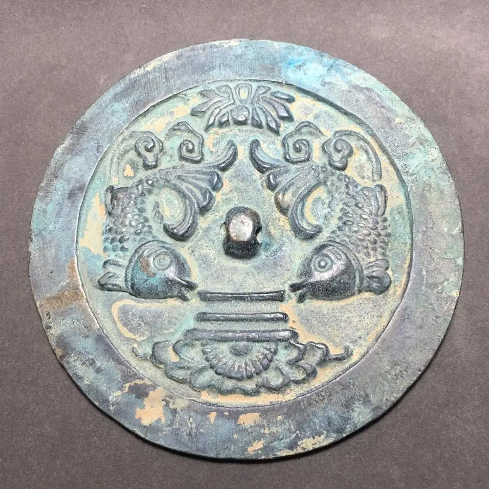 

Изысканное античное бронзовое зеркало с двумя фотоэлементами