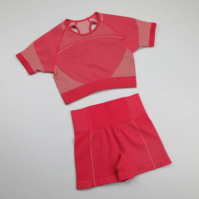 Женский спортивный костюм комплект из 2 предметов укороченный топ с коротким