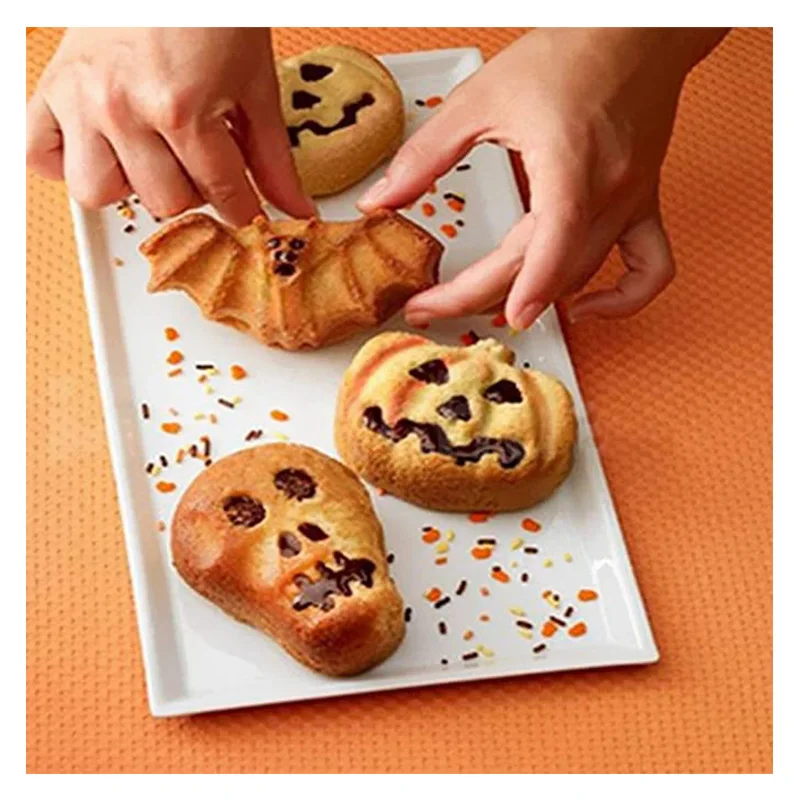 

6Grids Silicone DIY Mold Pumpkin Bat Skull Ghost Shape Halloween Theme Candy Chocolate Pudding Mould Kitchen Cake Baking Tools