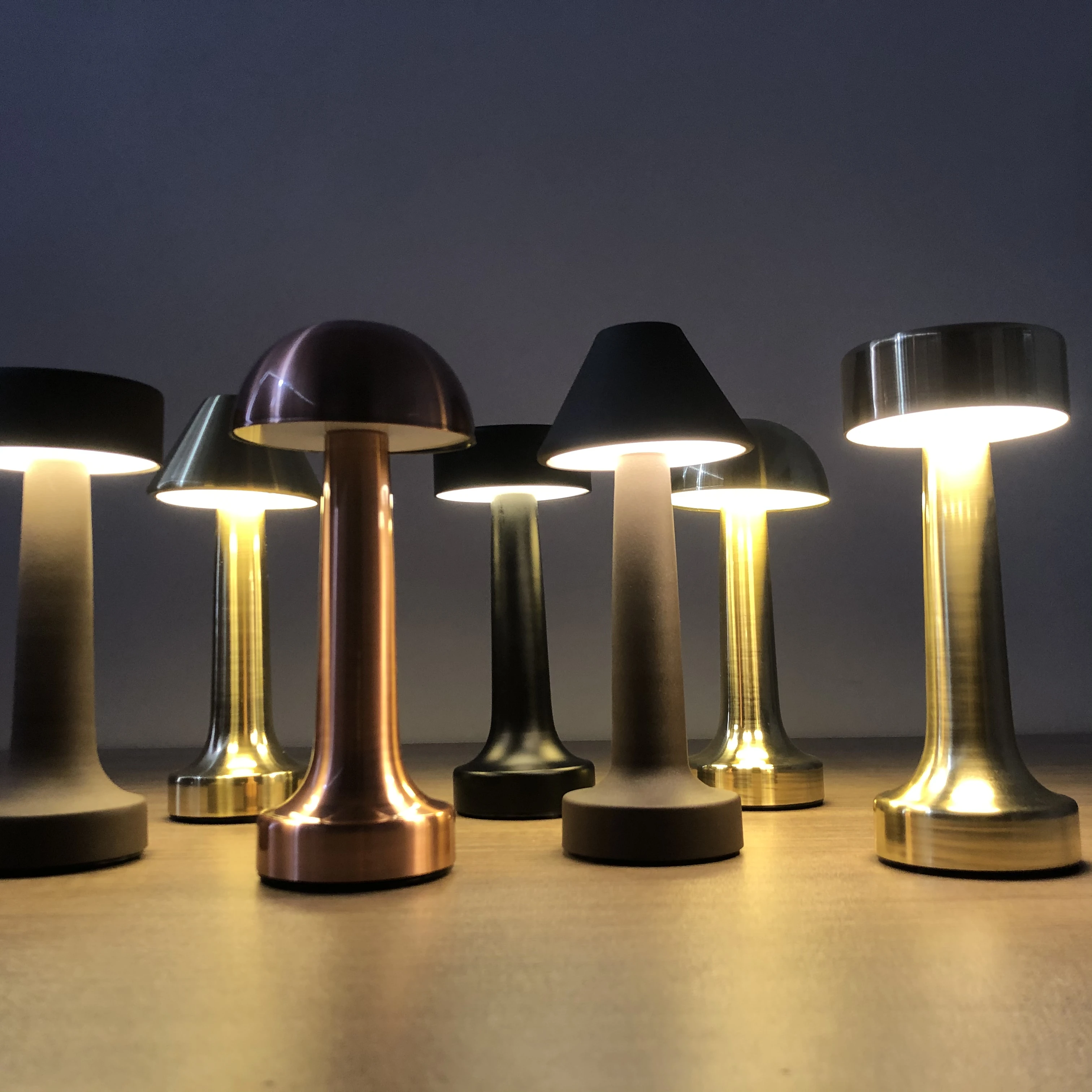 

Retro Bar Table Lamp Portable Battery LED Night Lights Chargeable Desk Light Fixtures Bedroom Bedside Lamp Restaurant Decor