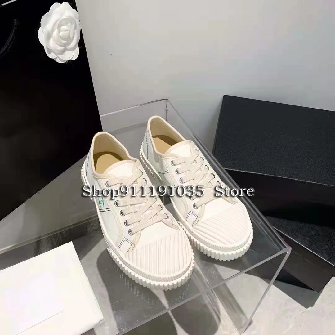 

2021 female fashion designer top spring ladies sneakers canvas casual shoes fashion breathable lace-up flat shoes 35-39 size