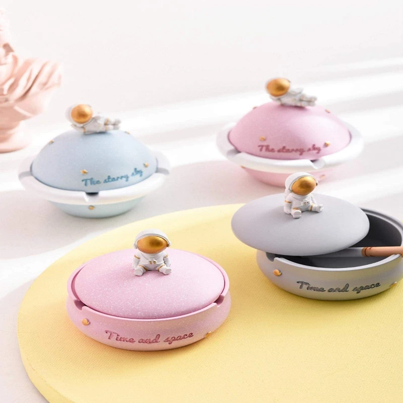 

Astronaut Ashtray Cigar Ashtray Smokeless Smoke-Free With Lid Resin Cigar Ashtray Ashtray Home Table Accessories