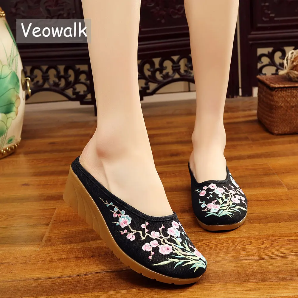 Женские холщовые шлепанцы Veowalk повседневные на танкетке с цветочной вышивкой