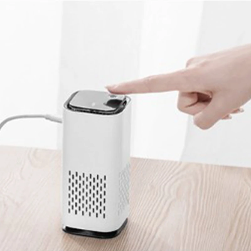 

2 Pcs Car Air Purifier Negative Ion and Disinfection USB Household Air Purifier To Remove Formaldehyde, White & Black