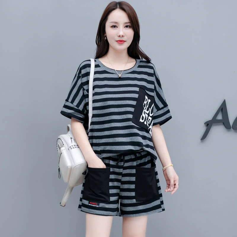 

Women Clothing Two Piece Set Striped Round Neck Hedging Top + Elastic Waist Shorts Casual Loose Large Size Fashion Suit Female