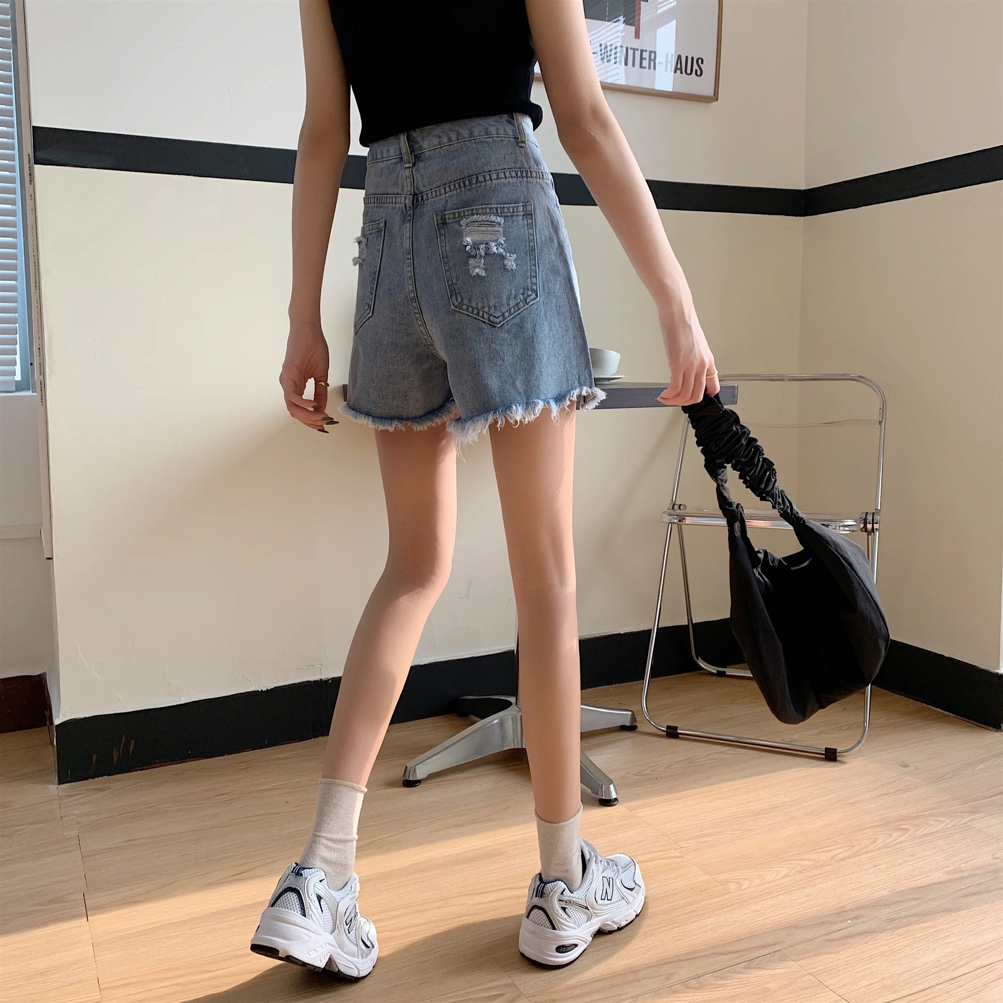 

New Summer Vintage Women Shorts Loose Skinny High-waisted Denim Shorts Female Cute Small Daisy Jean Shorts