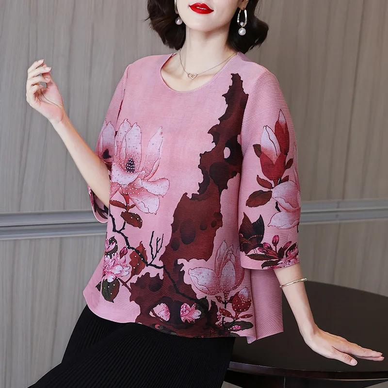 

Pleated Print Age Reducing Mom Loose Size T-shirt 2021 Autumn New Women's Foreign Style T-shirt