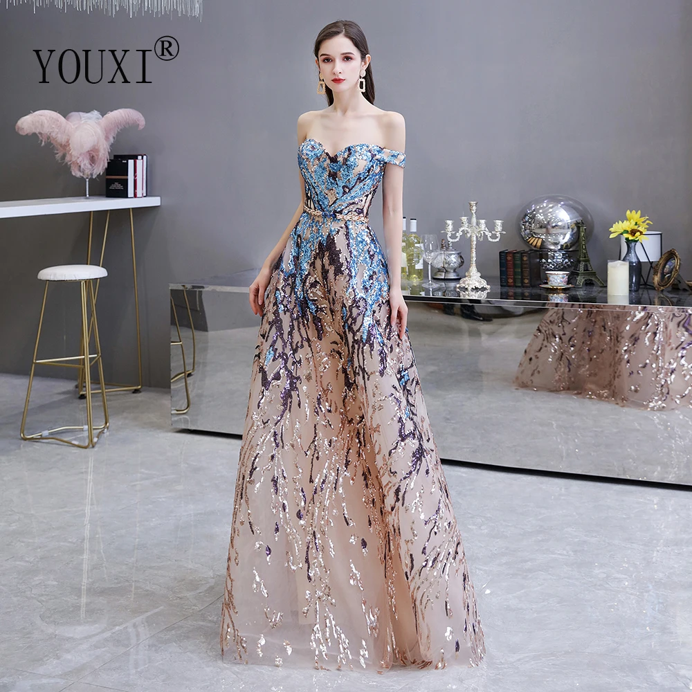 Сексуальные вечерние платья с открытыми плечами а силуэта яркими блестками