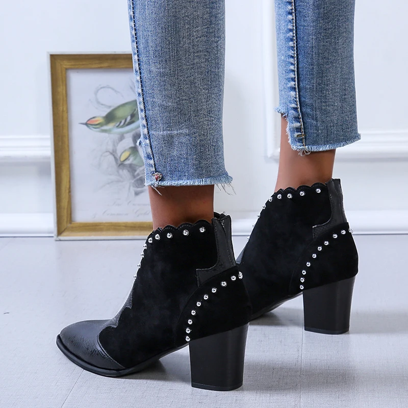 Женские ботинки с заклепками Сезон осень зима Ковбойские ботильоны из
