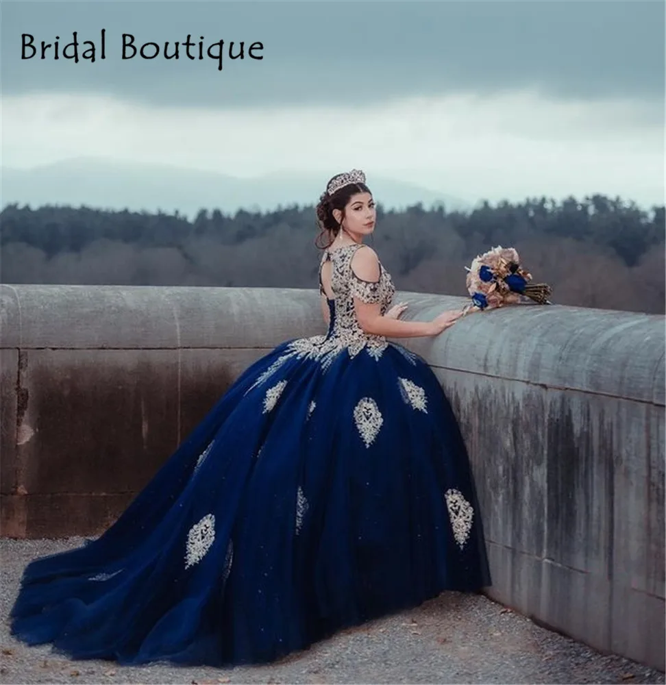 

2021 Dark Navy Ball Gown Quinceanera Dresses Gold Applique Off Shoulder Prom Gowns Sweet 16 Dress vestido de 15 anos