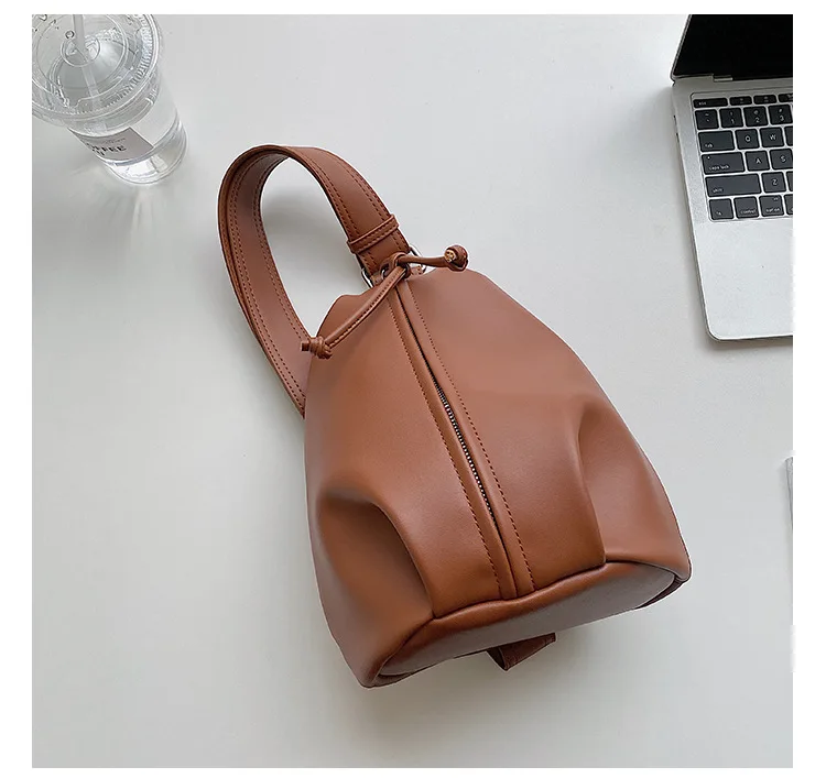 

PU Women's Bag Personality Diagonal Bag 2021 New Women's Bag Fashion Niche Shoulder Bag Trendy Ladies Bucket Bag