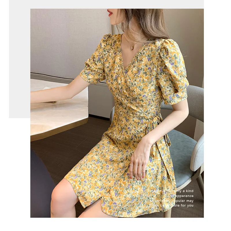 

2021 Summer Women's Dress V Collar Short Sleeve Fashion Floral Vintage Temperament Slimming Casual Female Pullovers A-line Dress