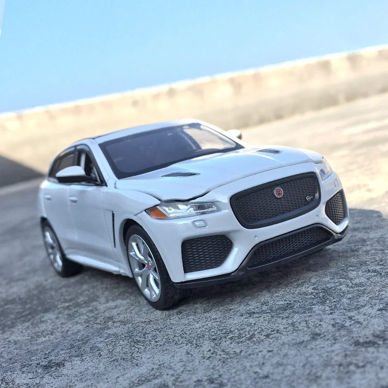 

Имитация Jaguar F-pace 1:32, внедорожник, металлическая игрушка для детей