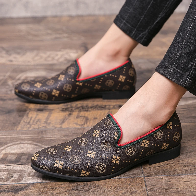 

SHEN CE Men Party Loafers Embroidery Floral Pattern Male Footwear Comfortable Casual Men's Flats Shoes Big Size 38-47
