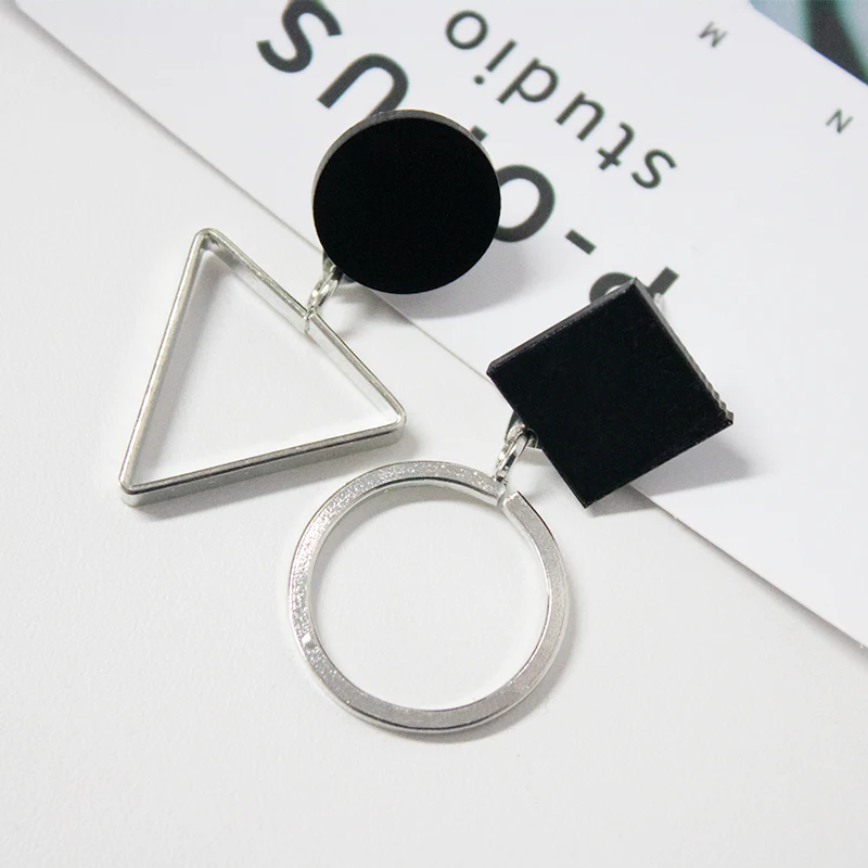 

Серьги ювелирные изделия из жемчуга Асимметричные, геометрической формы свисающие серьги для женщин, серьги с треугольными чашечками Черн...