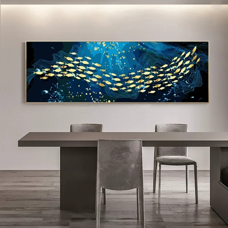 Современный фон для фотографирования с изображением золотой рыбы на холсте