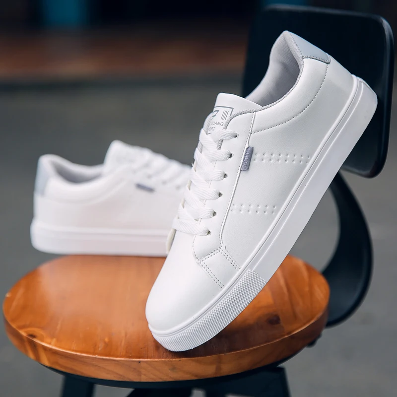 

Men Vulcanized Shoes New 2021 Low Heel Men Shoes Slip On Flat Shoes Fashion White Shoes Lightweight Mens Business Travel Shoes