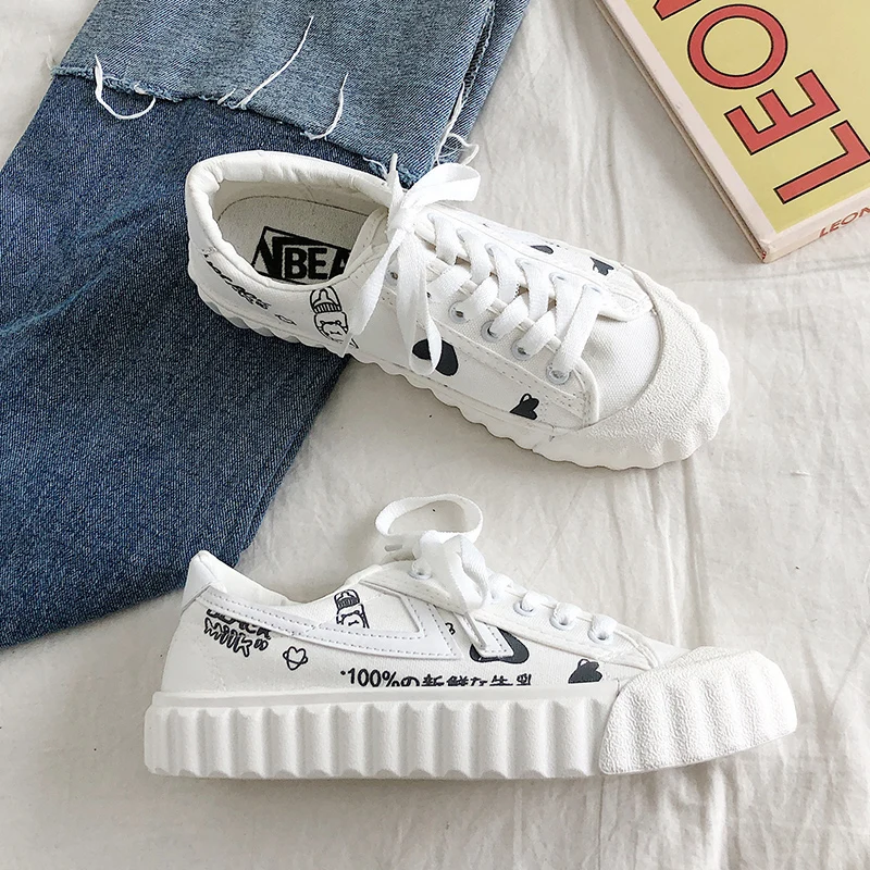 Весенняя распродажа Модные женские белые кроссовки с аппликацией в виде молока