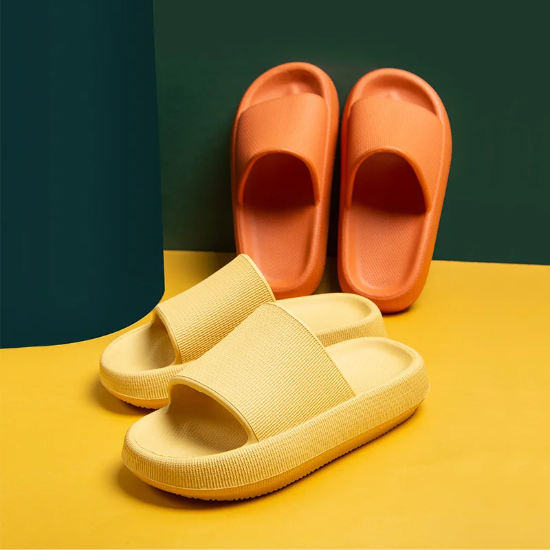 

New Couples Stylish Adult Sandals Slip-Proof Thick-Soled Indoor Outdoor Slippers Men Flip Flops House Sleepers Shoes Woman Home