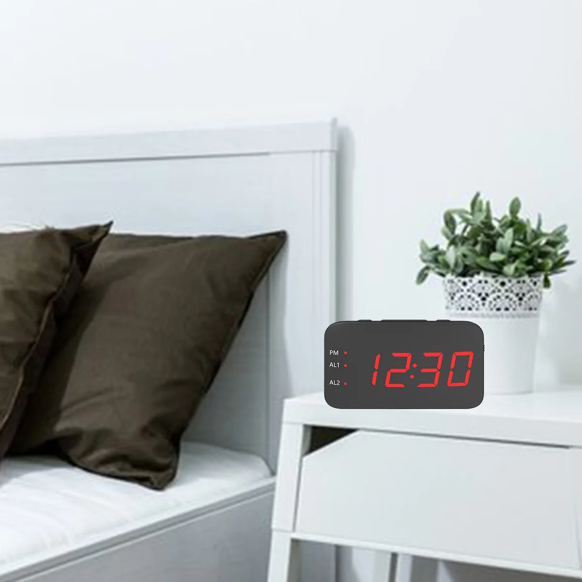 

Electronic Digital Alarm Clock USB Charging Snooze Clock Sound Activated Dual Alarm Clock with Temperature Display