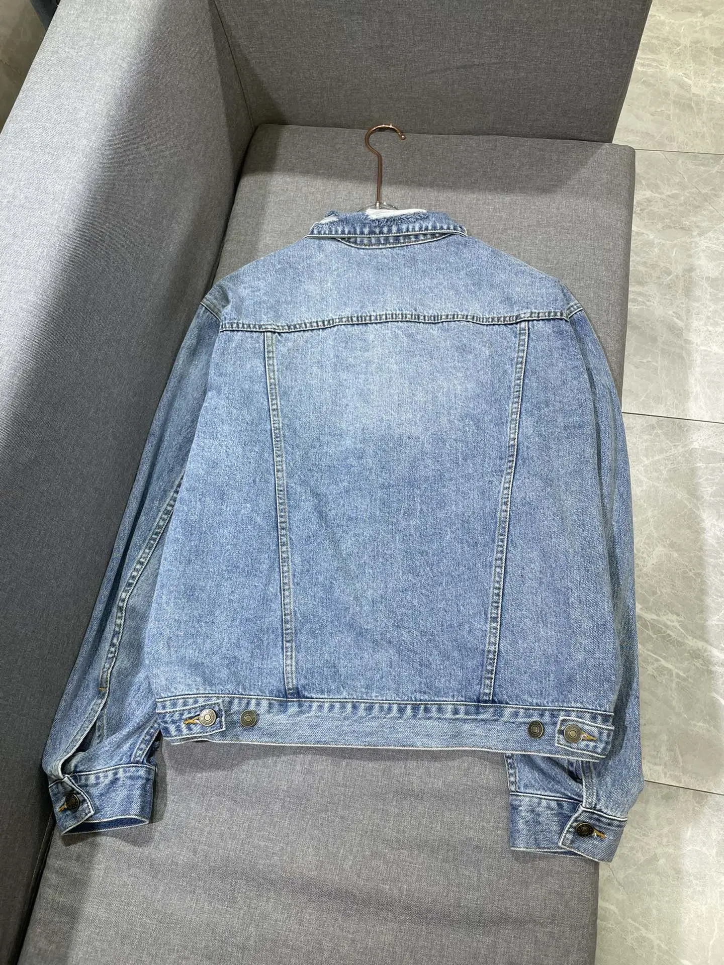 

2021 Spring Summer New Kitty Patch Cotton Denim Jacket Washed and Worn Holes for Denim jeans Jacket