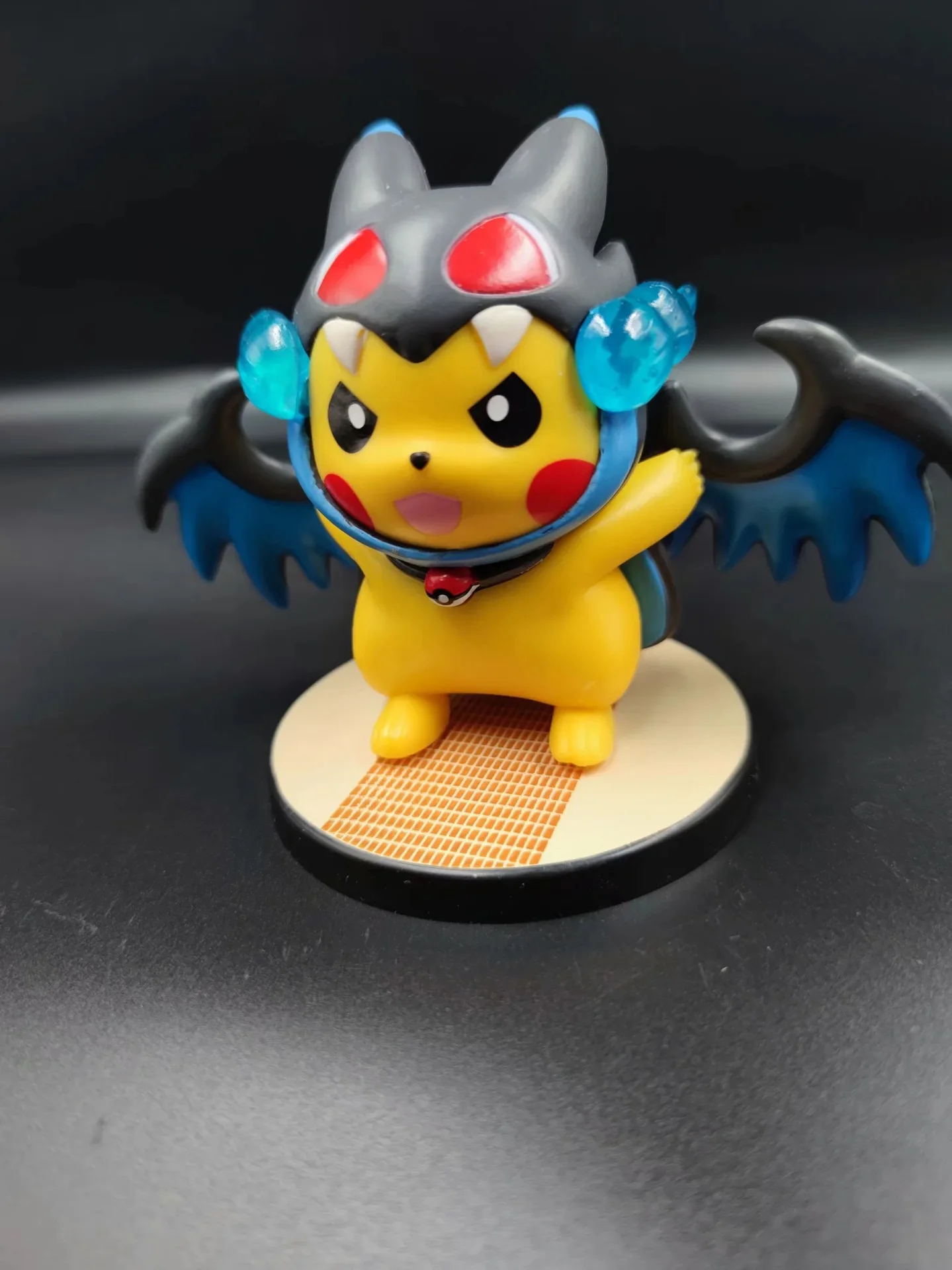 

Pokemon Pokemon Cute Cross-dressed Pickup COS Fire-breathing Dragon Q Version Doll Boxed Hand-made Anime Decoration