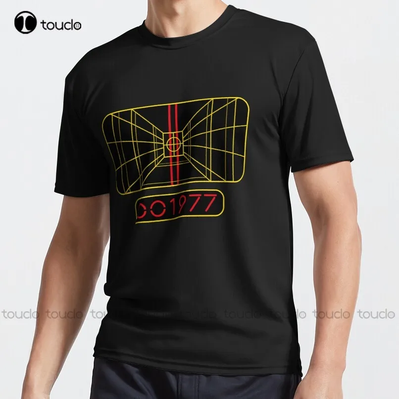 

Футболка с цифровым принтом «Stay On Target 1977»