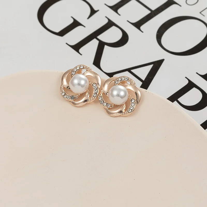 

60pcs/ lote VOVT Brand Hollow flower pearl leaf jewelry Korean female earrings wholesale jewelry earrings for women