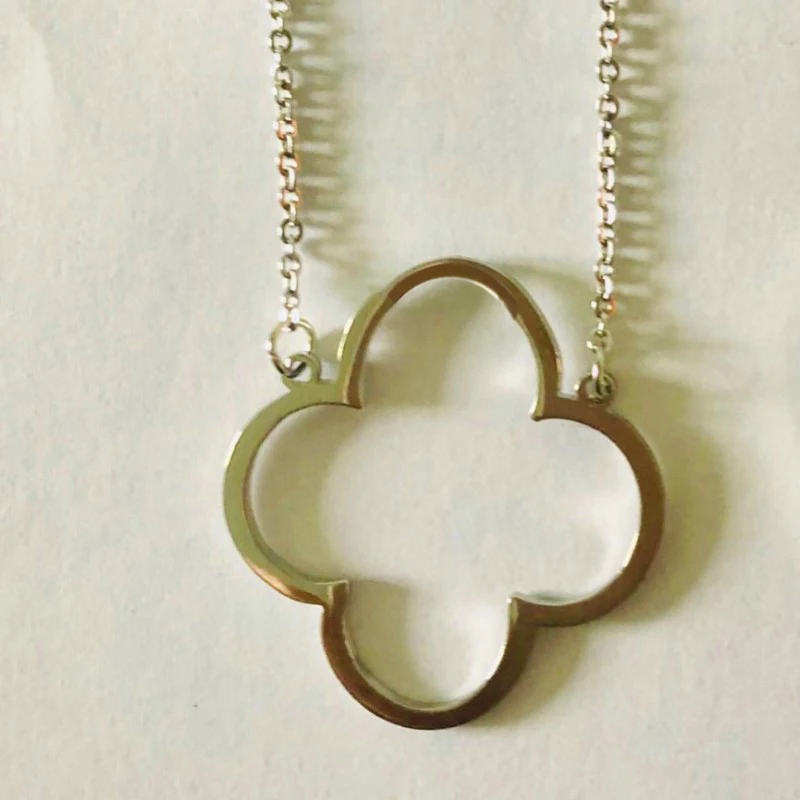 barato 35 Pçs Cor De Prata 35 Pçs Flor De Ouro Pingente Colar De Aço Inoxidável Charme Gargantilha Colares Para A Moda Feminina Jóias