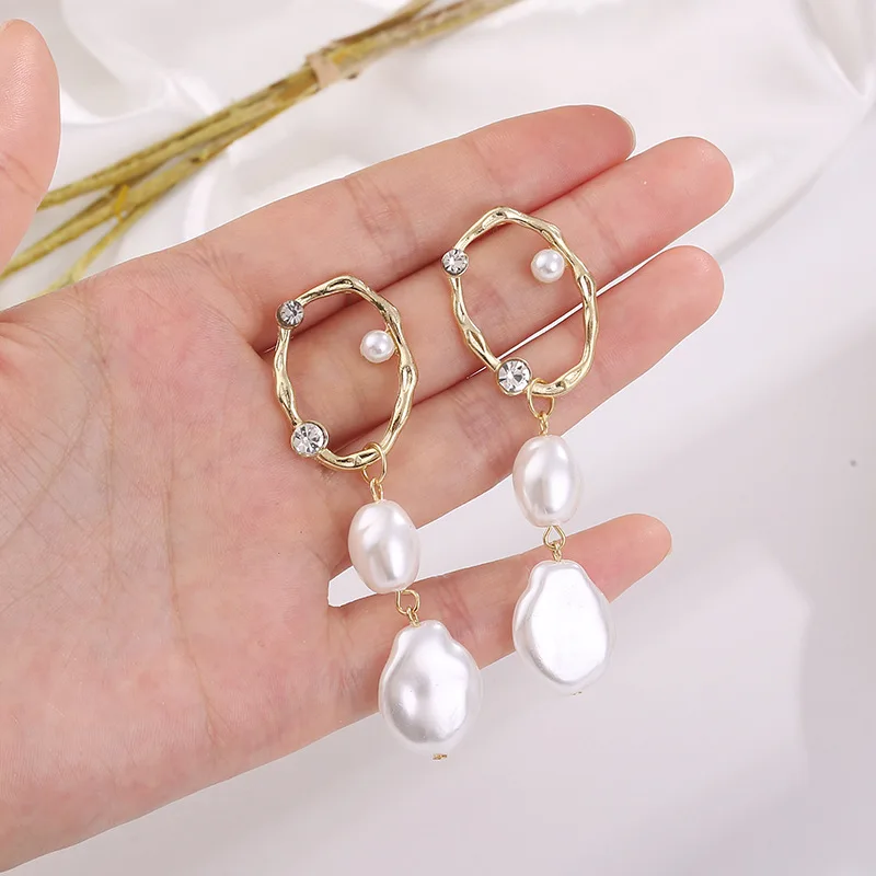 

2020 Korean Irregular Pearls Waterdrop Dangle Earrings Fashion Elegant Rhinestone Circle Earring Jewelry for Girl Wedding Gift