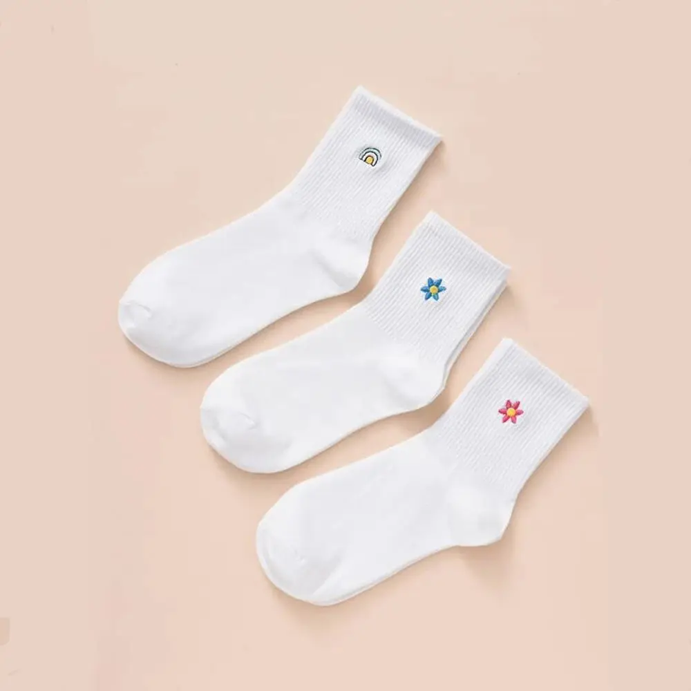 

Cute White Socks Women Rainbow Flowers Embroidery Anime Cotton Socks Kawaii Funny Socks Cartoon Soquettes Femmes