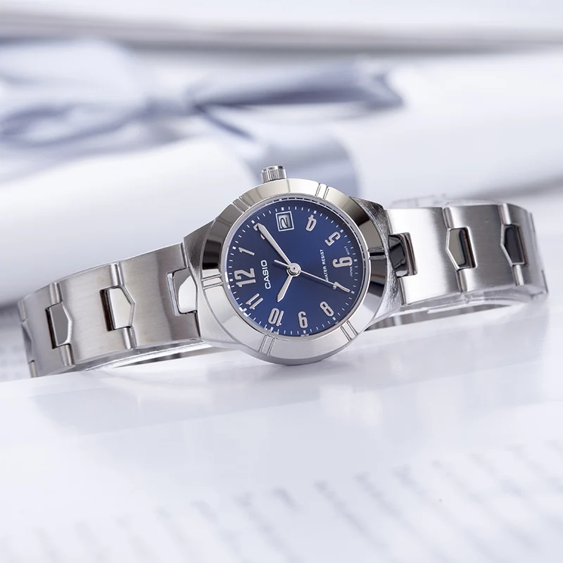 Женские кварцевые часы Casio простые с указателем женские ремешком на руку |