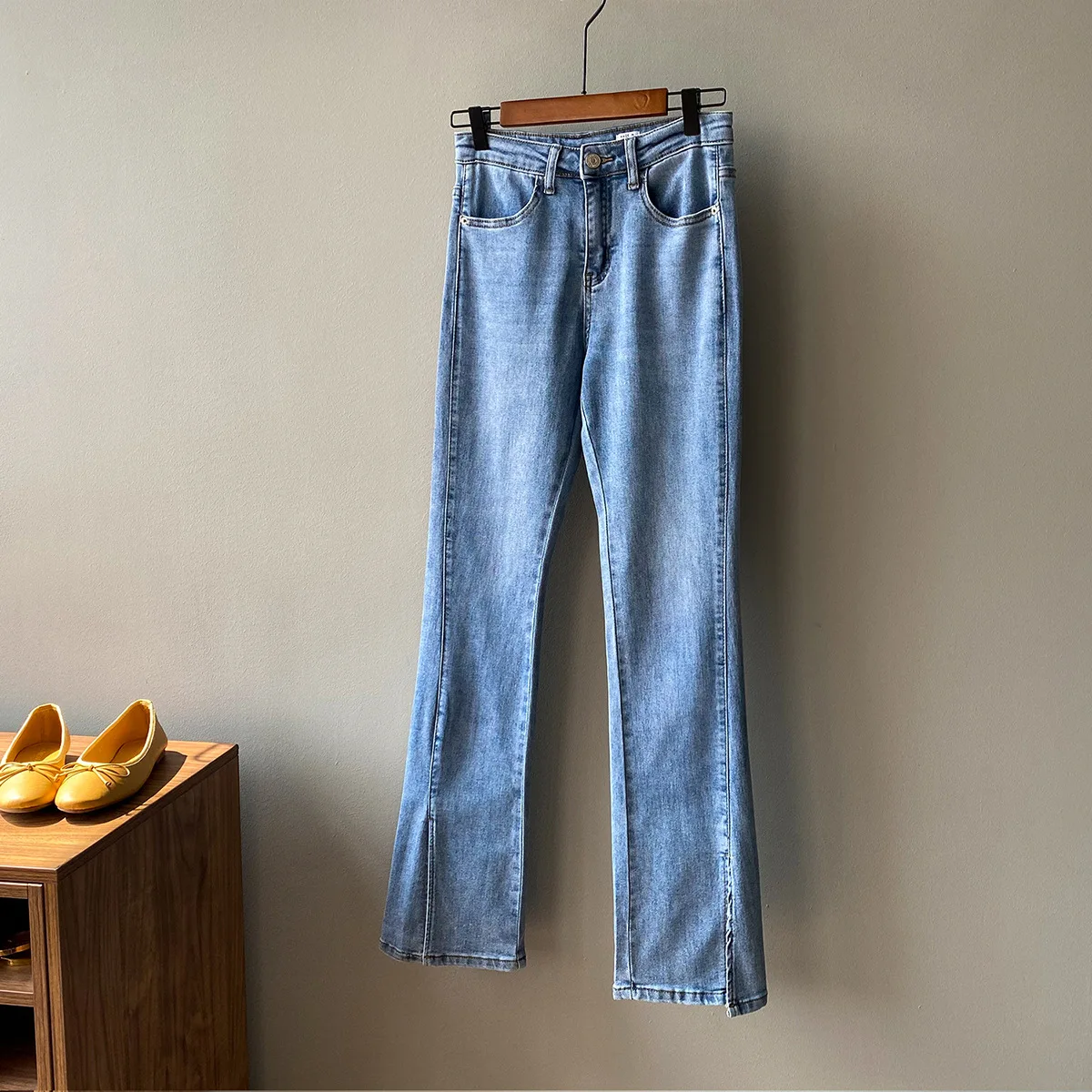 

2021 Spring Fall New Korean Style High Waist Ladies Jeans Slimming Straight Horn Split Trousers Fashion Simple Denim Flare Pants