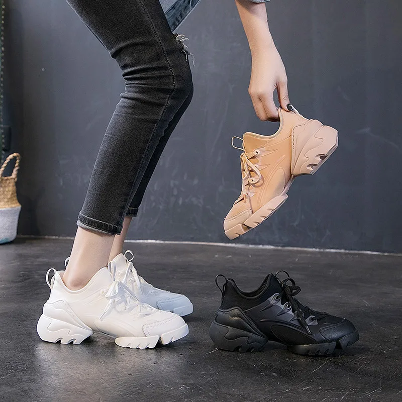 Spring and autumn thick bottom increased sports shoes female new super fire net red star models wild casual sports old shoe