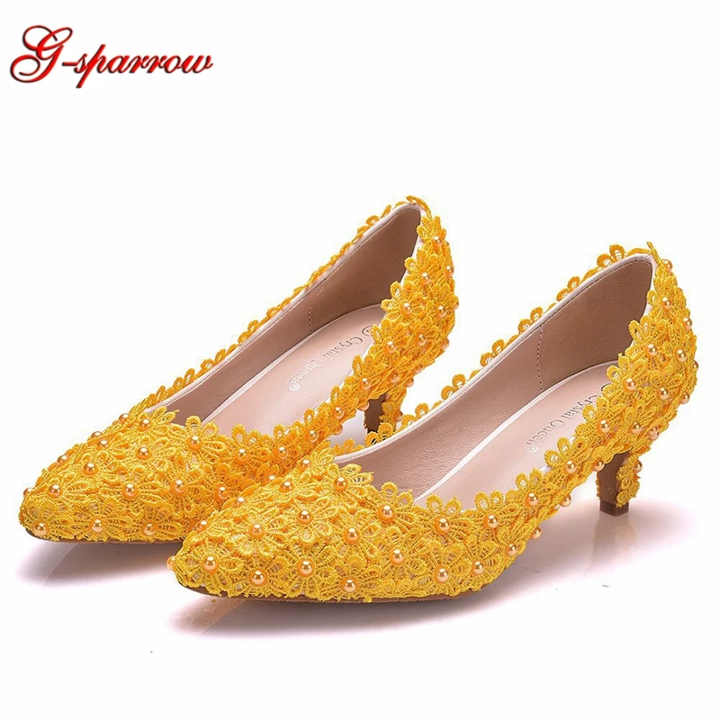 Обувь для подружки невесты с цветами на среднем каблуке 2 дюйма кружевом желтого