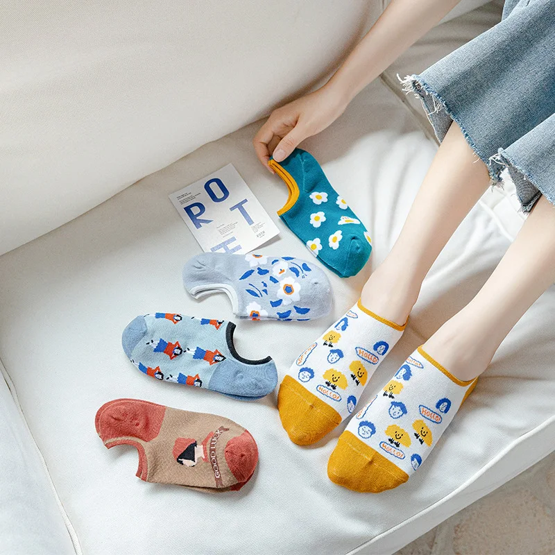 

5 Pairs of 5 Colors Summer New Cartoon Boat Socks Female Short Cute Japanese Graffiti Funny Cartoon Korean Version of Asakuchi