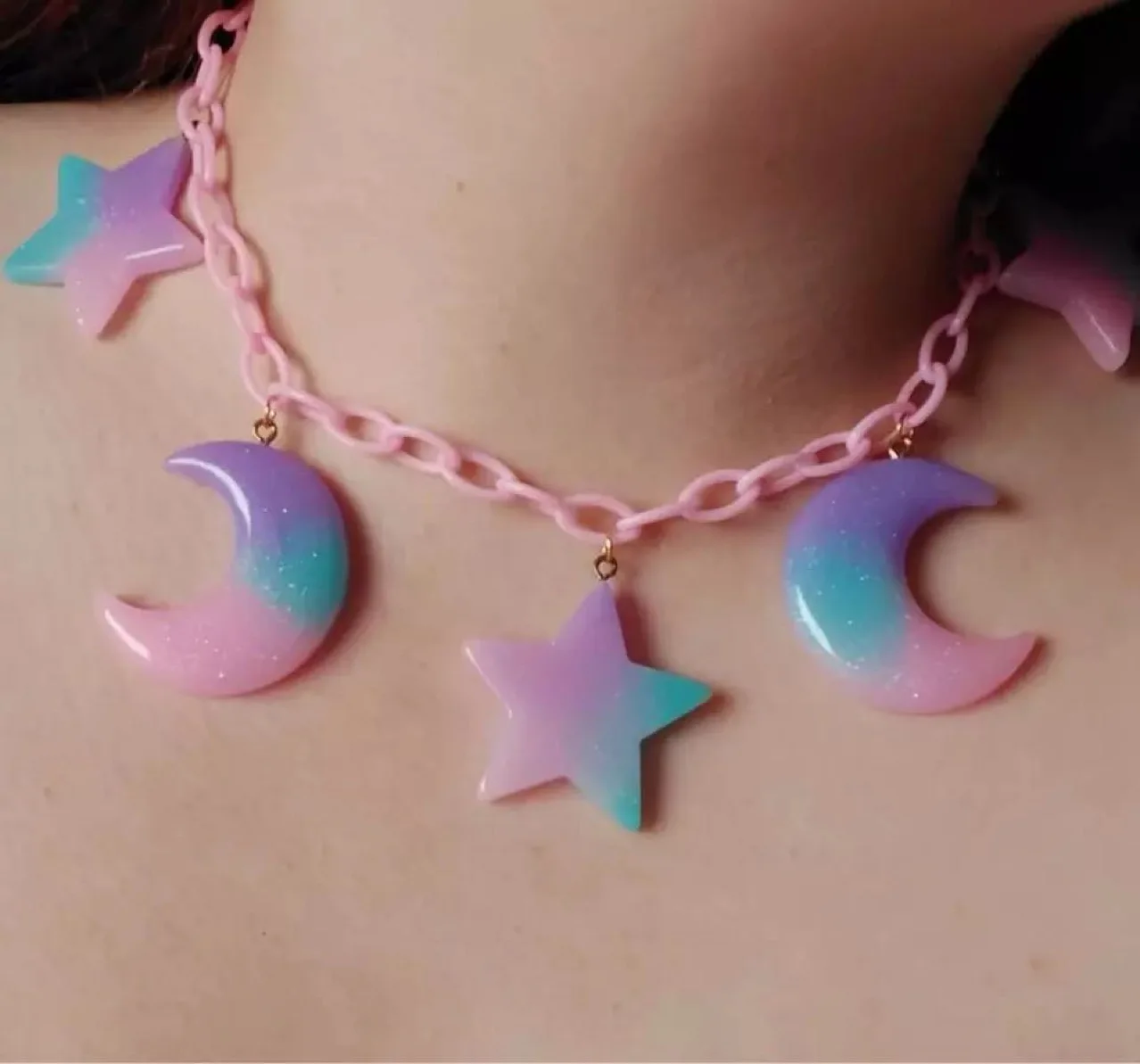 

Fashion Creative Pink Resin Chain Ladies Girls Necklaces Cute Geometric Stars Moon Pendant Necklaces For Women Statement Jewelry