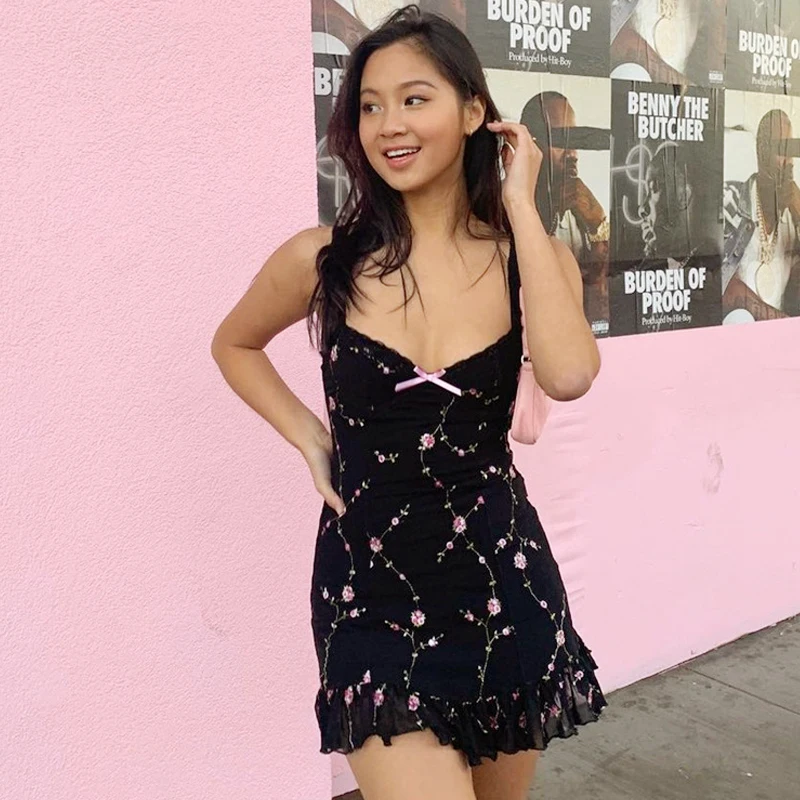 

Летнее кружевное платье, сексуальное женское платье с вышивкой; Одежда на бретелях с v-образным вырезом мини Y2K платье; Повседневная Уличная ...