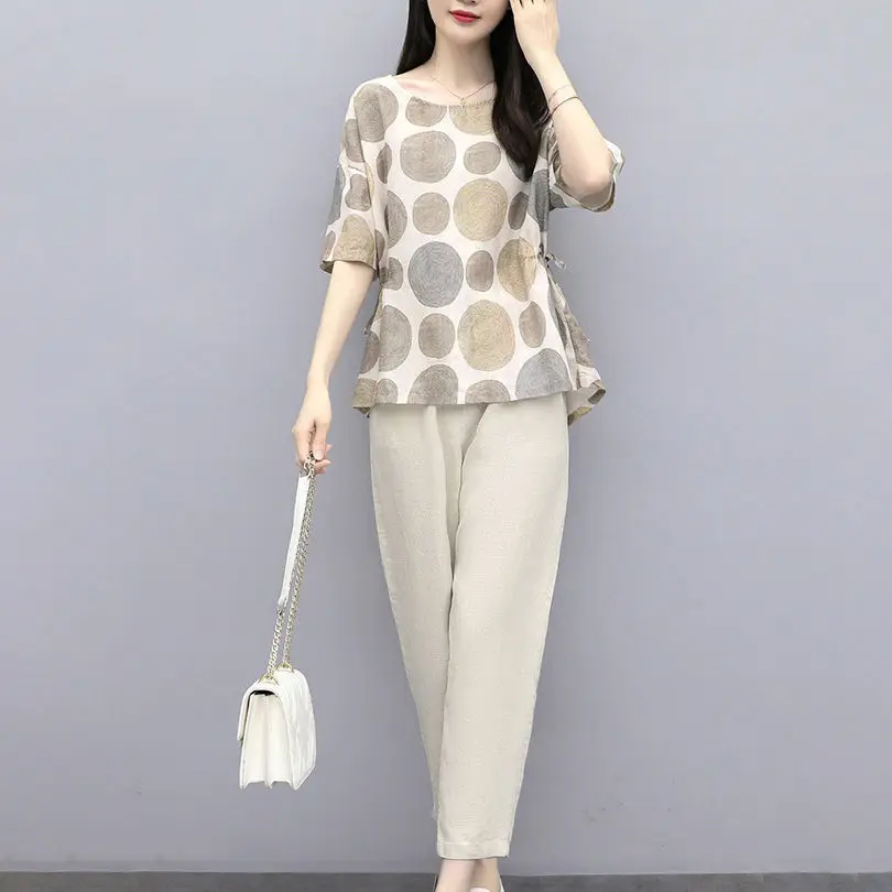 Комплект из двух предметов свободного кроя повседневный топ и брюки футболка с